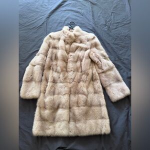 Elegant Cream Mink Fur Coat